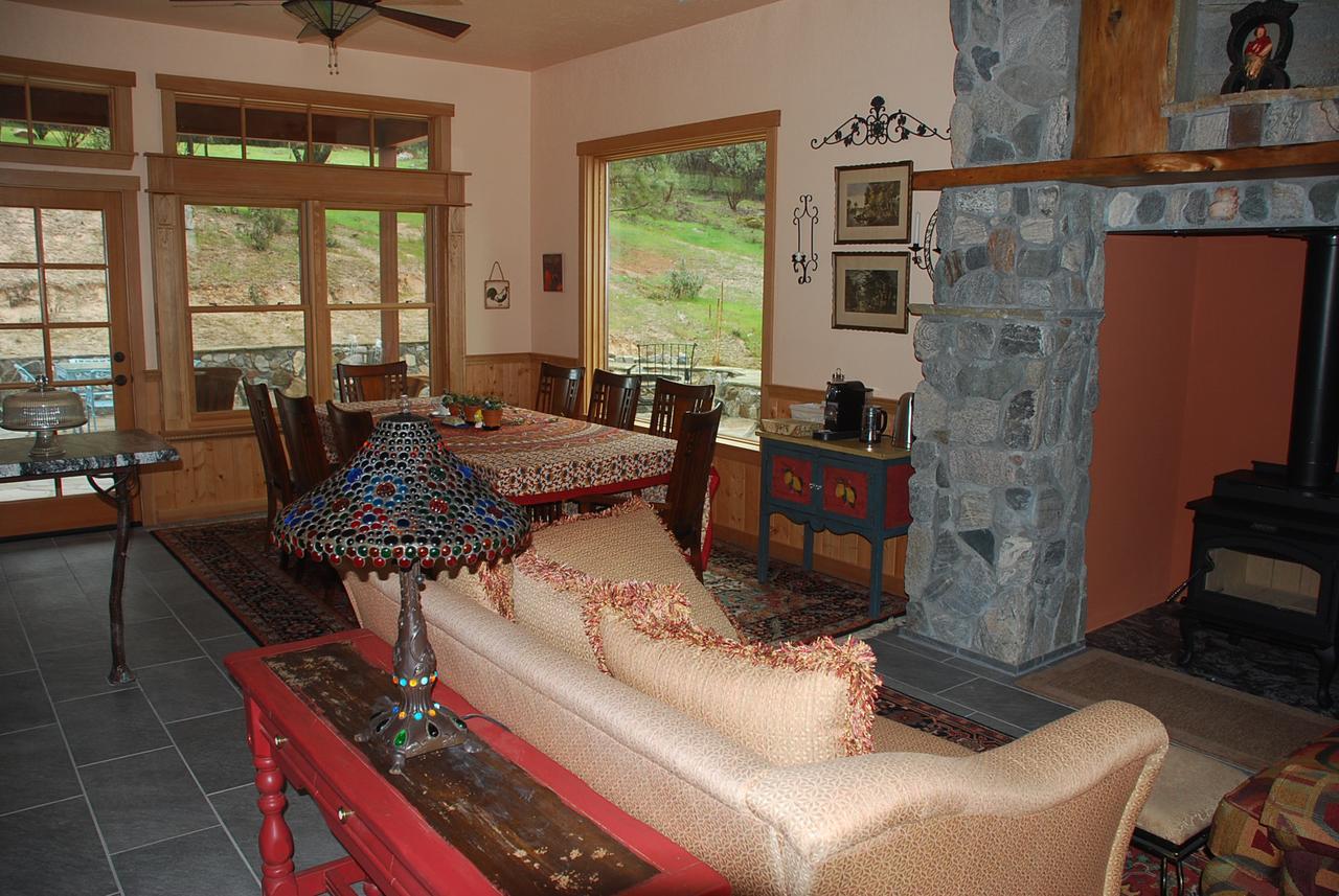 Sierra Trails Inn Маріпоса Екстер'єр фото